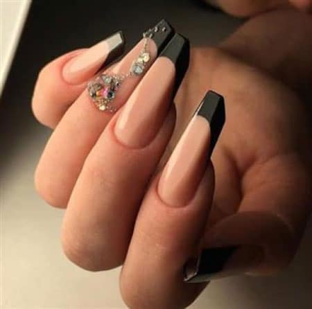 آموزشگاه آرایشگری تخصصی کاشت ناخن